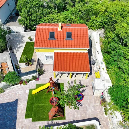 House For A Perfect Island Vacation